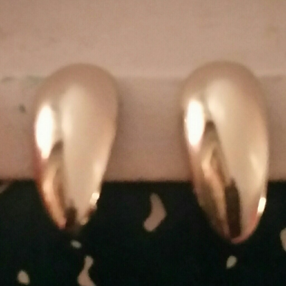 Vintage Silver Teardrop Clip On Earrings.